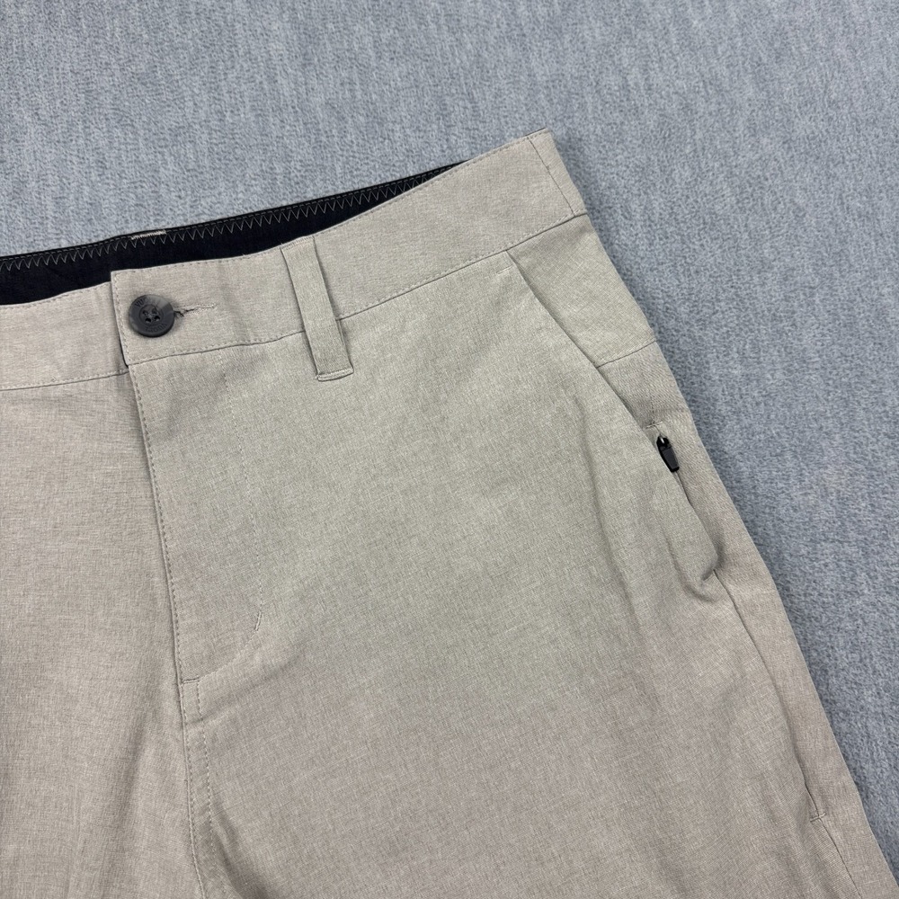 Vuori Aim Shorts Mens 28 Beige Chino Athletic Hiking Outdoor Flat Front V368 - Picture 2 of 14